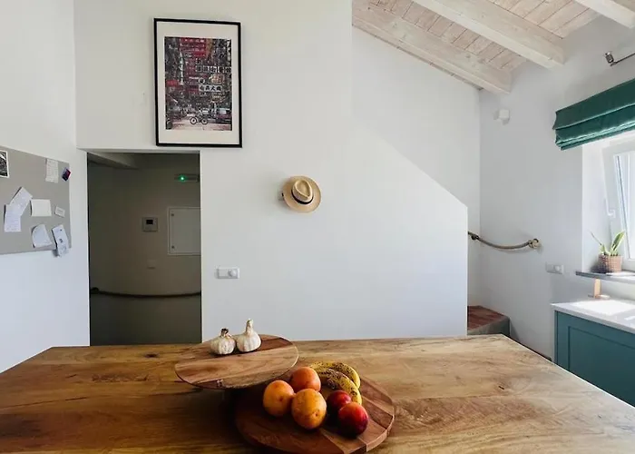 The Lemon Tree House By Intiholidays * Boliqueime